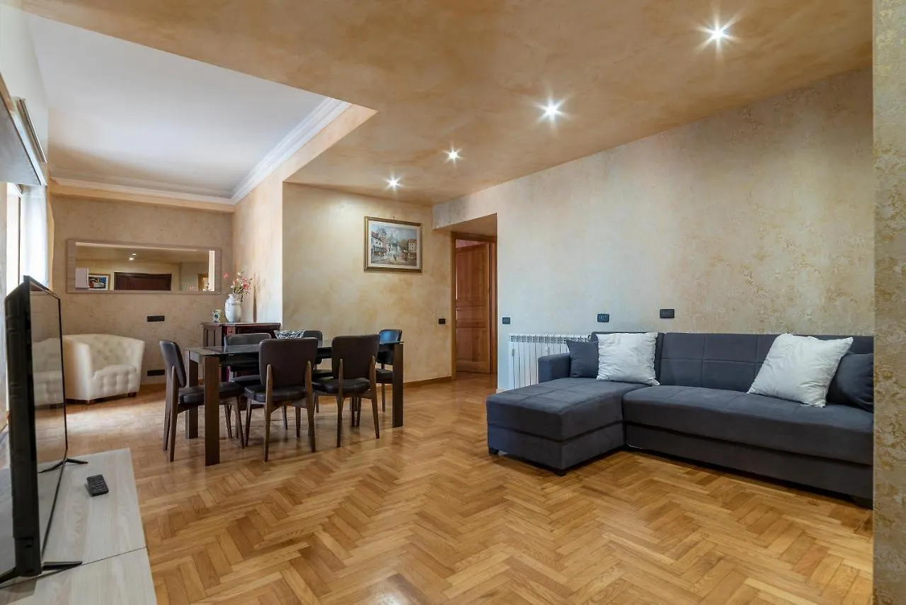 Piazzale Clodio Large Apartment Roma