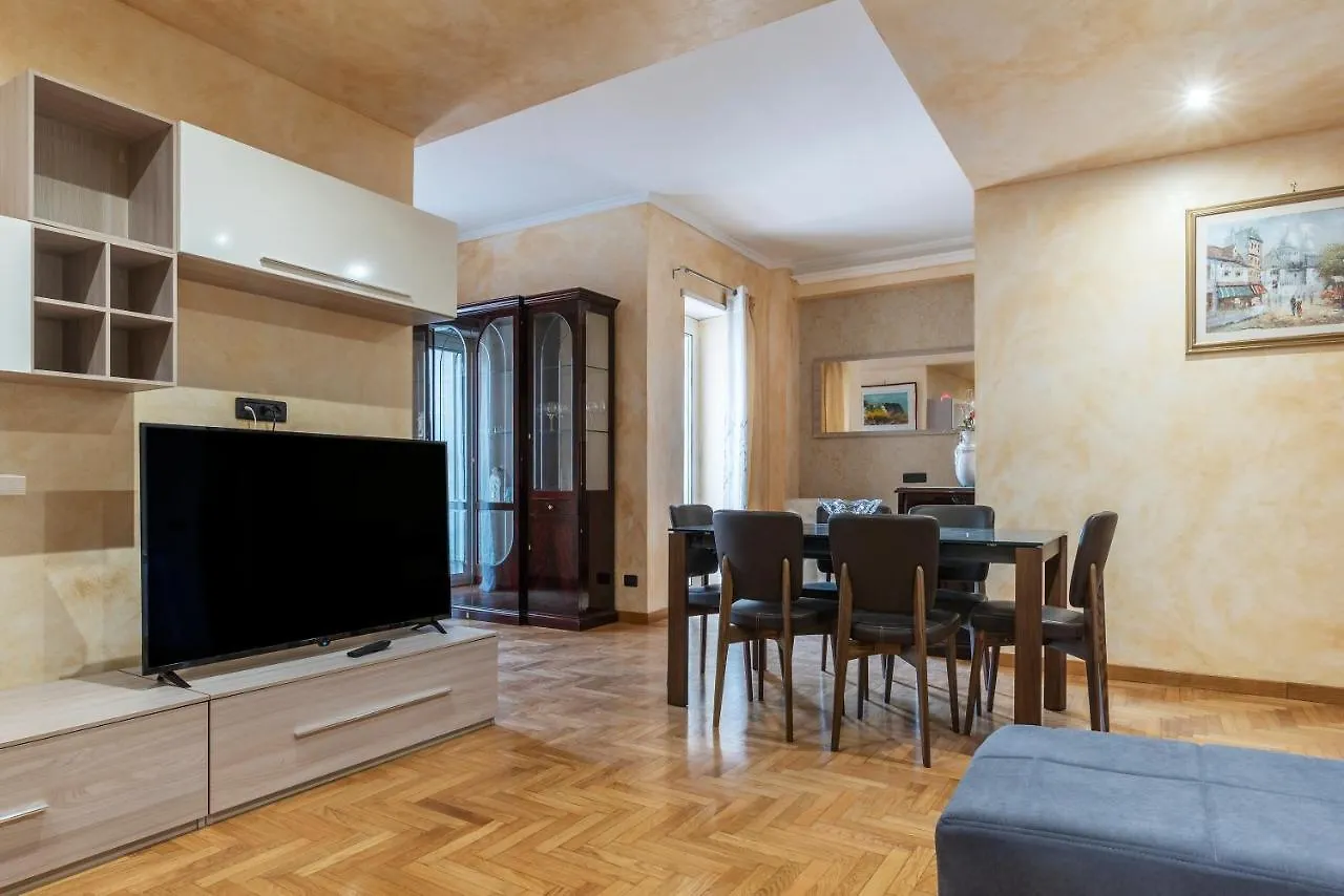 Piazzale Clodio Large Apartment Roma